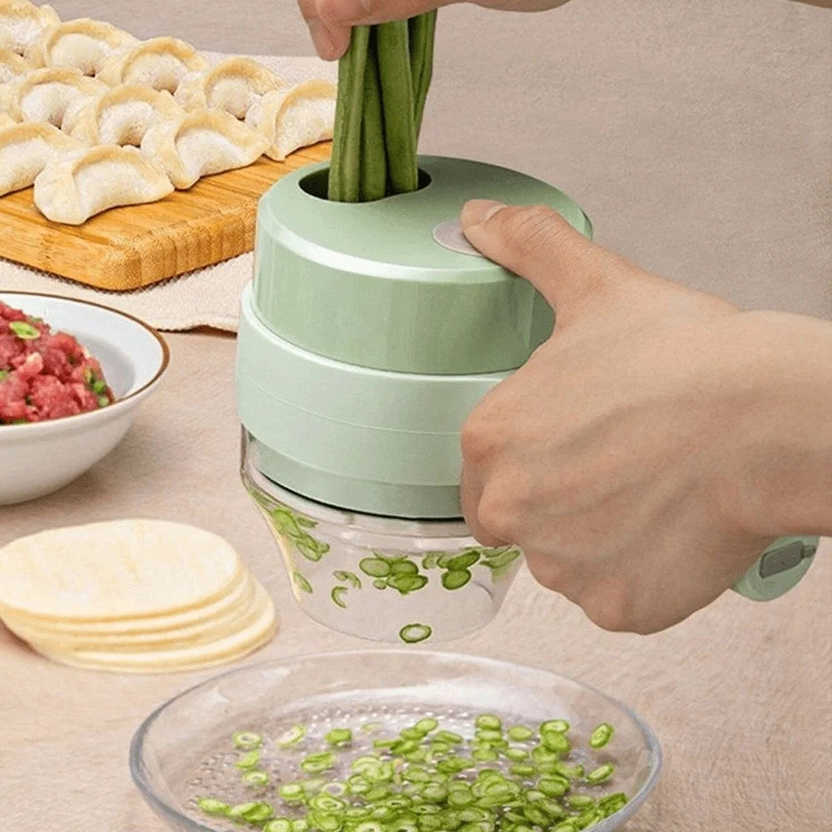 Electric Handheld Mini Food Chopper/Vegetable Cutter